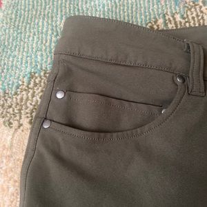 Lululemon pants dark olive on the move size 28